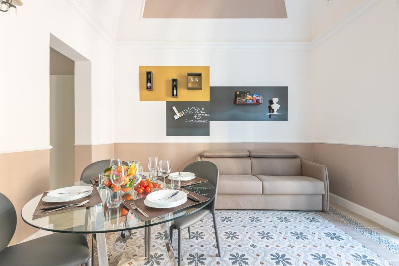 Nitti43 Luxury Apartment Taranto Exteriör bild