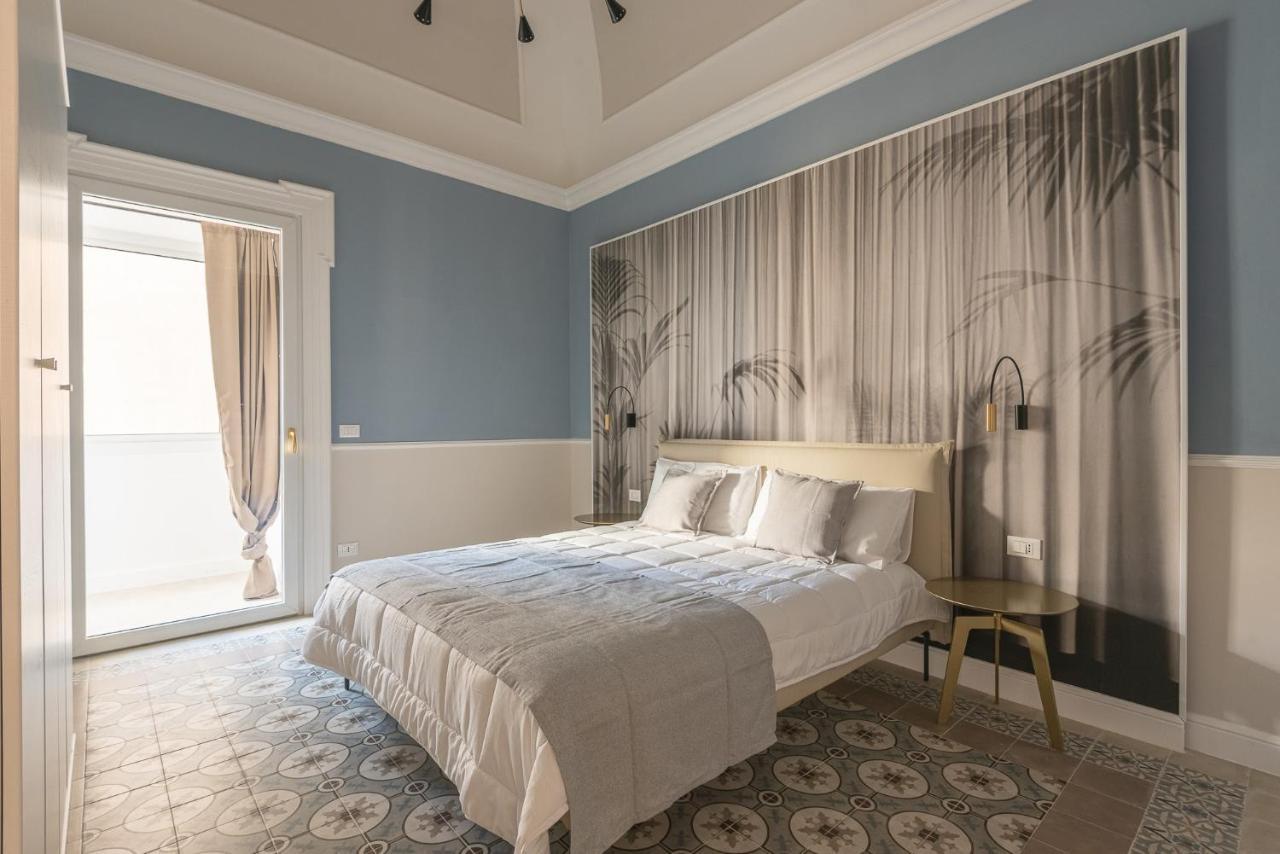 Nitti43 Luxury Apartment Taranto Exteriör bild