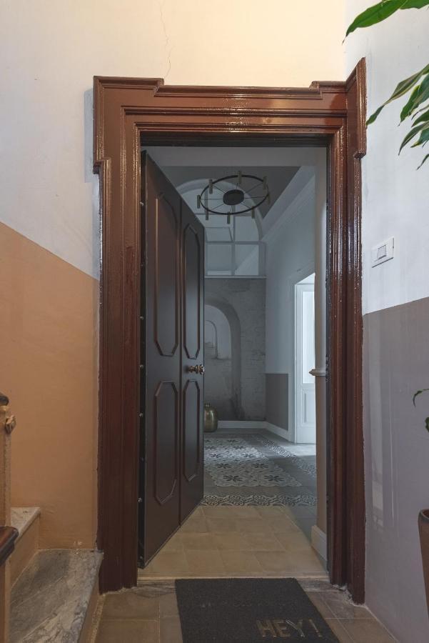Nitti43 Luxury Apartment Taranto Exteriör bild