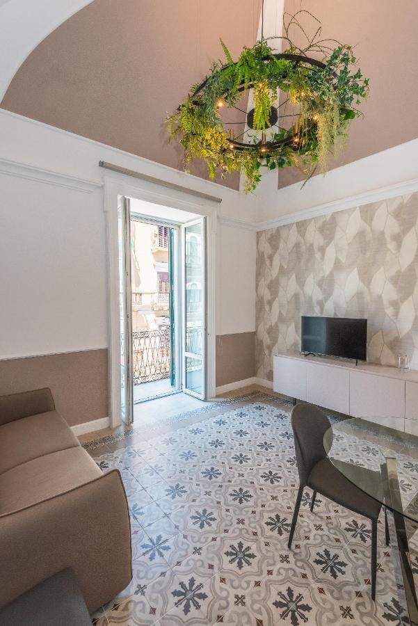 Nitti43 Luxury Apartment Taranto Exteriör bild