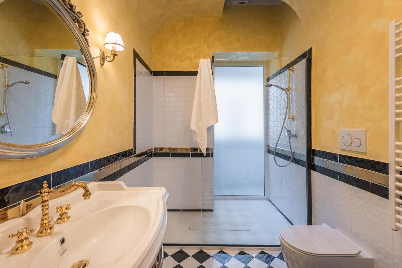 Nitti43 Luxury Apartment Taranto Exteriör bild